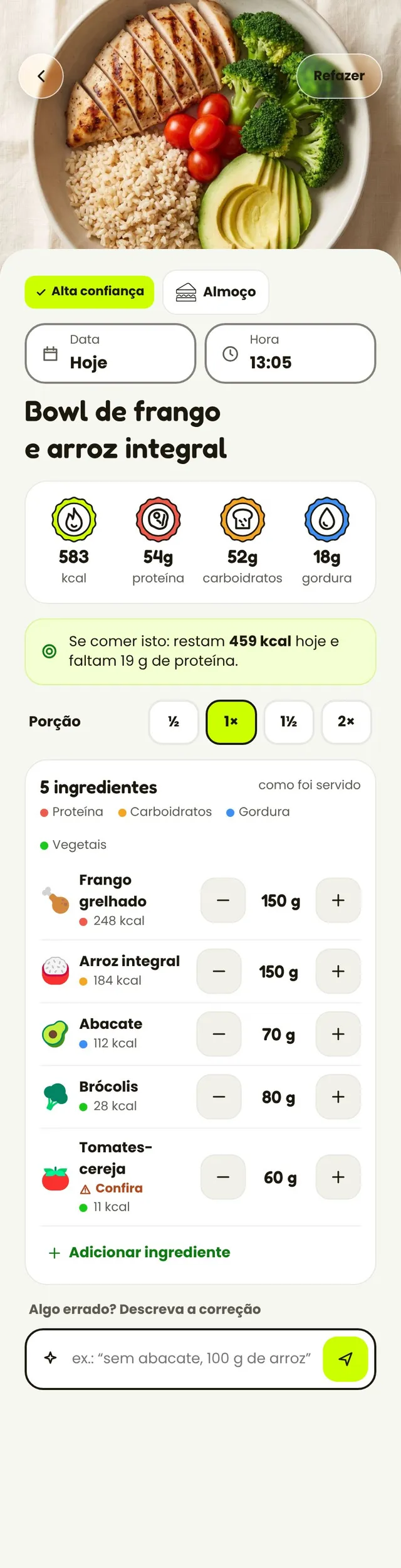Resultado do scan: bowl de frango e arroz integral, 583 kcal, cinco ingredientes com calorias e macros